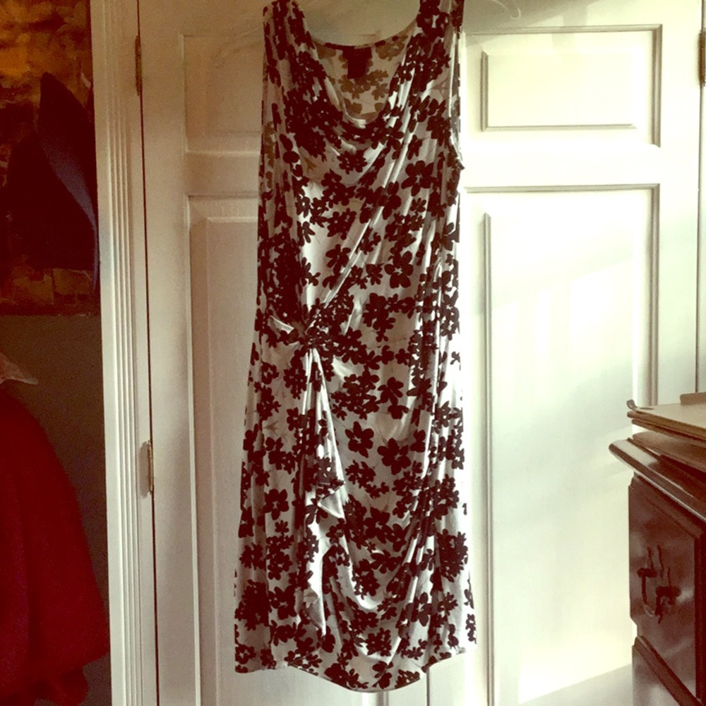 Black and white flowery dress!